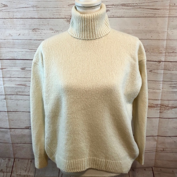 Vince Sweaters - Vince slouchy oversize ivory sweater